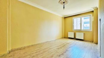 Elmas’tan Menderes’te Doğalgazlı Ara Kat Geniş 3+1