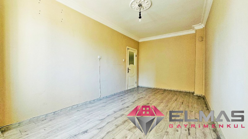 Elmas’tan Menderes’te Doğalgazlı Ara Kat Geniş  3+1