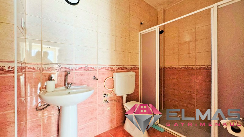 Elmas’tan Menderes’te Doğalgazlı Ara Kat Geniş  3+1