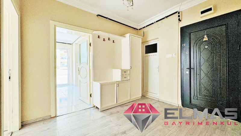 Elmas’tan Menderes’te Doğalgazlı Ara Kat Geniş  3+1