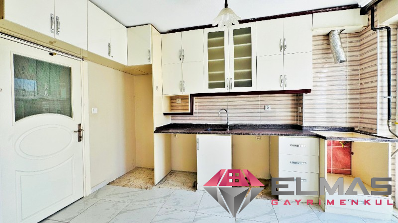 Elmas’tan Menderes’te Doğalgazlı Ara Kat Geniş  3+1