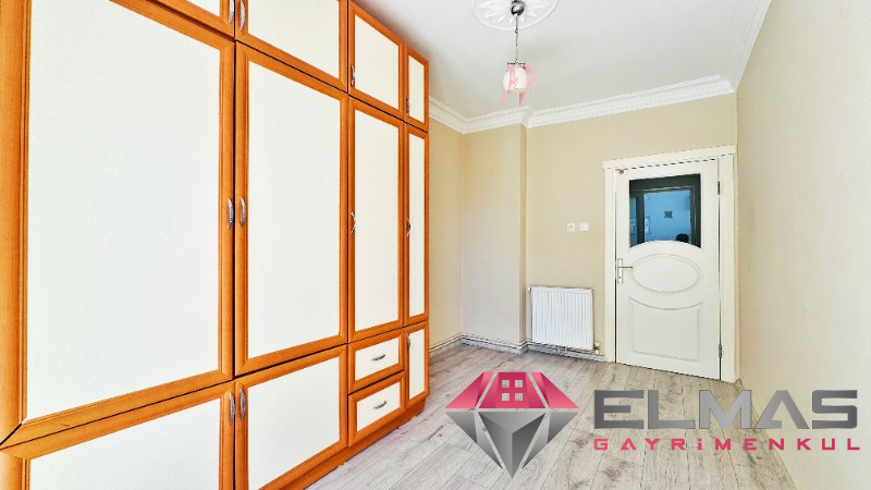 Elmas’tan Menderes’te Doğalgazlı Ara Kat Geniş  3+1