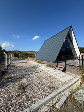 GÜVENAY - ÇORUM BARAJI DOĞUSU 528 M² BUNGOLOV EVLİ BAG EVİ 