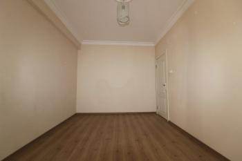 ASLAN'DAN POZCU POSTANE ARKASI KİRALIK GENİŞ 2+1