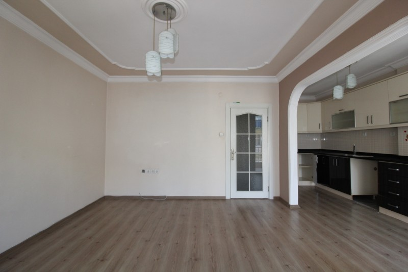 ASLAN'DAN POZCU POSTANE ARKASI KİRALIK GENİŞ 2+1