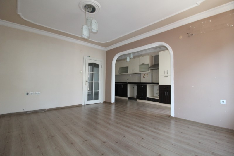 ASLAN'DAN POZCU POSTANE ARKASI KİRALIK GENİŞ 2+1