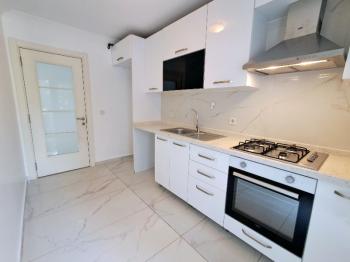 MALTEPE YALI MAH.DE MARMARAYIN YANIBAŞINDA YENİ BİNADA 2+1 KİRALIK DAİRE