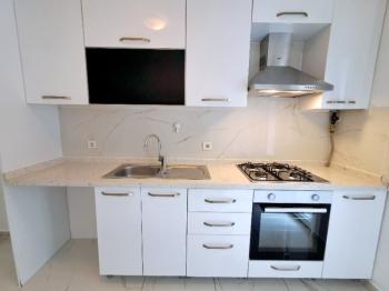 MALTEPE YALI MAH.DE MARMARAYIN YANIBAŞINDA YENİ BİNADA 2+1 KİRALIK DAİRE