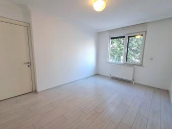 MALTEPE YALI MAH.DE MARMARAYIN YANIBAŞINDA YENİ BİNADA 2+1 KİRALIK DAİRE