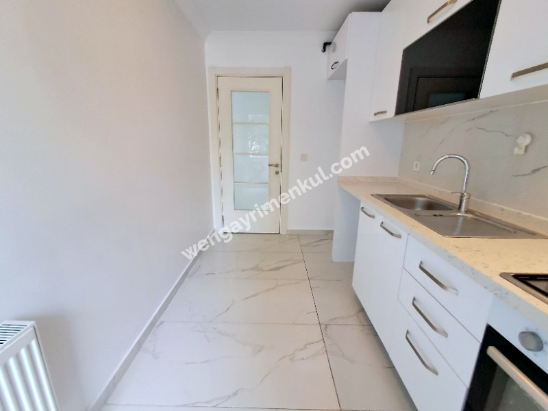 MALTEPE YALI MAH.DE MARMARAYIN YANIBAŞINDA YENİ BİNADA 2+1 KİRALIK DAİRE