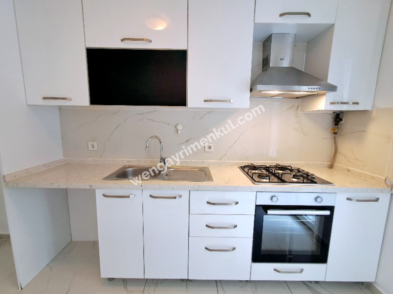 MALTEPE YALI MAH.DE MARMARAYIN YANIBAŞINDA YENİ BİNADA 2+1 KİRALIK DAİRE