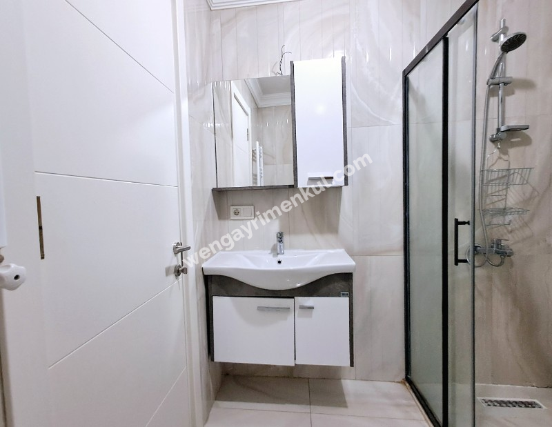 MALTEPE YALI MAH.DE MARMARAYIN YANIBAŞINDA YENİ BİNADA 2+1 KİRALIK DAİRE