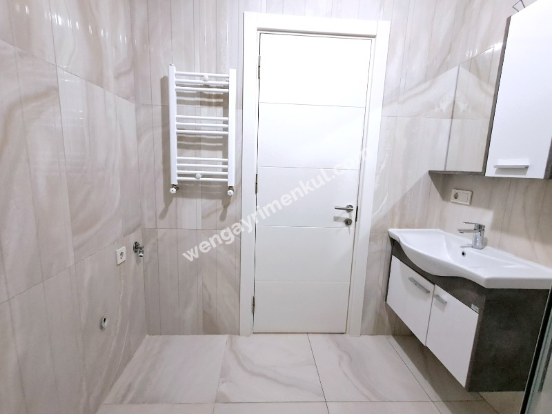 MALTEPE YALI MAH.DE MARMARAYIN YANIBAŞINDA YENİ BİNADA 2+1 KİRALIK DAİRE