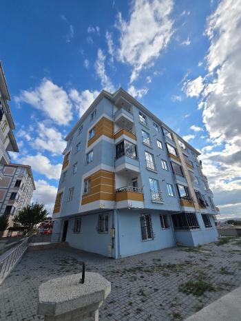 GÜVENAY -  ÇORUM ULUKAVAK MAH. İKBAL KENT SİTESİ CİVARI 3+1 SATILIK DAİRE