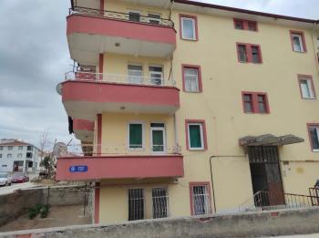 GÜVENAY - ÇORUM GÜLABİBEY MAH.BAĞCILAR SATILIK BAKIMLI 2+1 DAİRE