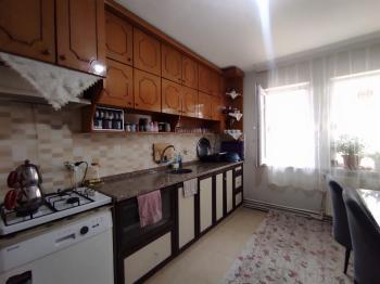 GÜVENAY - ÇORUM GÜLABİBEY MAH.BAĞCILAR SATILIK BAKIMLI 2+1 DAİRE