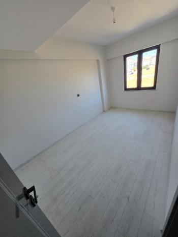 GÜVENAY - ÇORUM KALE MAH. LOZAN EVLER ARKASI SIFIR 2+1 SATILIK DAİRE