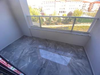 GÜVENAY - ÇORUM ÇÖPLÜ KEREBİ GAZİ ORTAOKULU YANI SIFIR 3+1 DAİRELER
