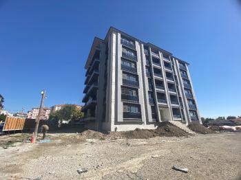 GÜVENAY - ÇORUM ÇÖPLÜ KEREBİ GAZİ ORTAOKULU YANI SIFIR 3+1 DAİRELER