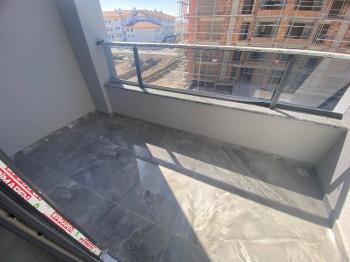 GÜVENAY - ÇORUM ÇÖPLÜ KEREBİ GAZİ ORTAOKULU YANI SIFIR 3+1 DAİRELER