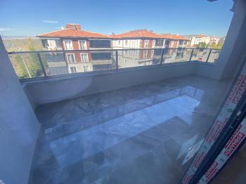 GÜVENAY - ÇORUM ÇÖPLÜ KEREBİ GAZİ ORTAOKULU YANI SIFIR 3+1 DAİRELER