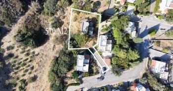 Kıbrıs Girne Karmi Bölgesinde Kapanmaz Deniz Manzaralı Villa Yapımına Uygun 570 M2 Arazi