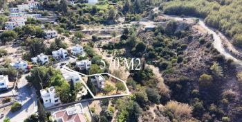 Kıbrıs Girne Karmi Bölgesinde Kapanmaz Deniz Manzaralı Villa Yapımına Uygun 570 M2 Arazi