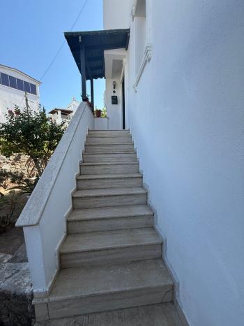 Tayman'dan Turgutreis'te Adalar ve Deniz Manzaralı Bahçeli Villa