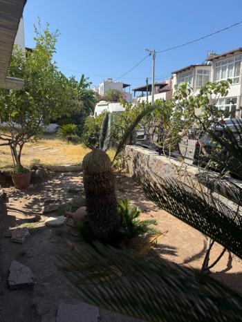Tayman'dan Turgutreis'te Adalar ve Deniz Manzaralı Bahçeli Villa