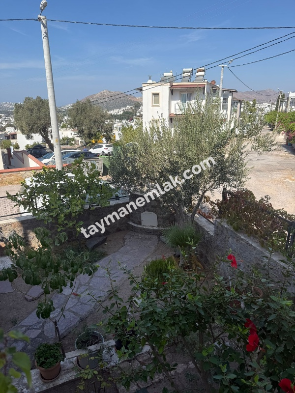 Tayman'dan Turgutreis'te Adalar ve Deniz Manzaralı Bahçeli Villa