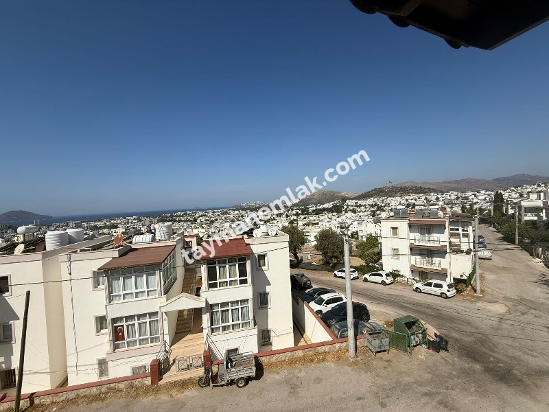 Tayman'dan Turgutreis'te Adalar ve Deniz Manzaralı Bahçeli Villa