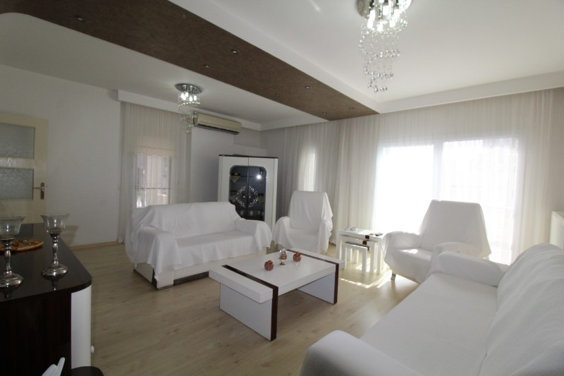 ASLAN'DAN MENDERS MAH.'DE SİTE İÇİ HAVUZLU GENİŞ 4+1