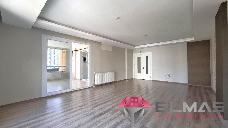 Elmas'tan Havuzlu, Doğalgazlı, İskanlı, Cepheleri Açık, Kaçmaz