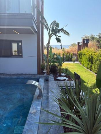 KUŞADASI Soğucak da Deniz Manzaralı 4+1 Deluxe Villa !