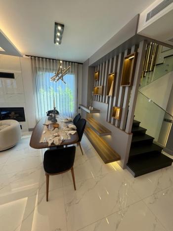 KUŞADASI Soğucak da Deniz Manzaralı 4+1 Deluxe Villa !