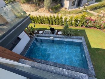 KUŞADASI Soğucak da Deniz Manzaralı 4+1 Deluxe Villa !