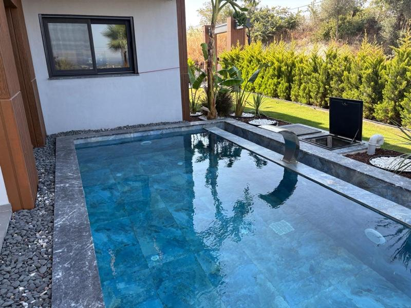 KUŞADASI Soğucak da Deniz Manzaralı 4+1 Deluxe Villa !