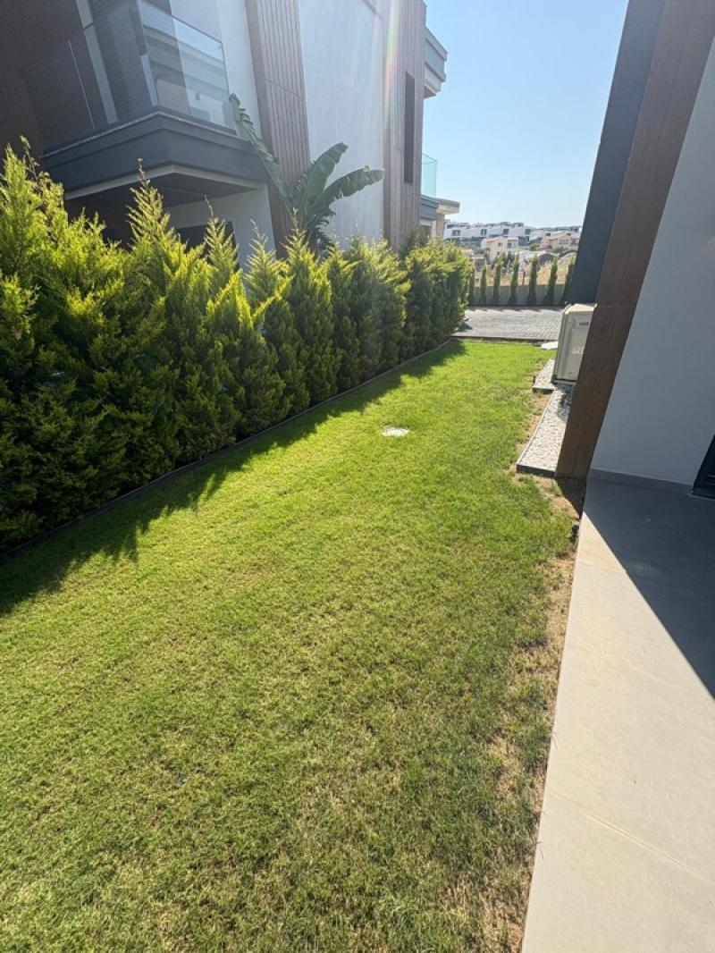 KUŞADASI Soğucak da Deniz Manzaralı 4+1 Deluxe Villa !