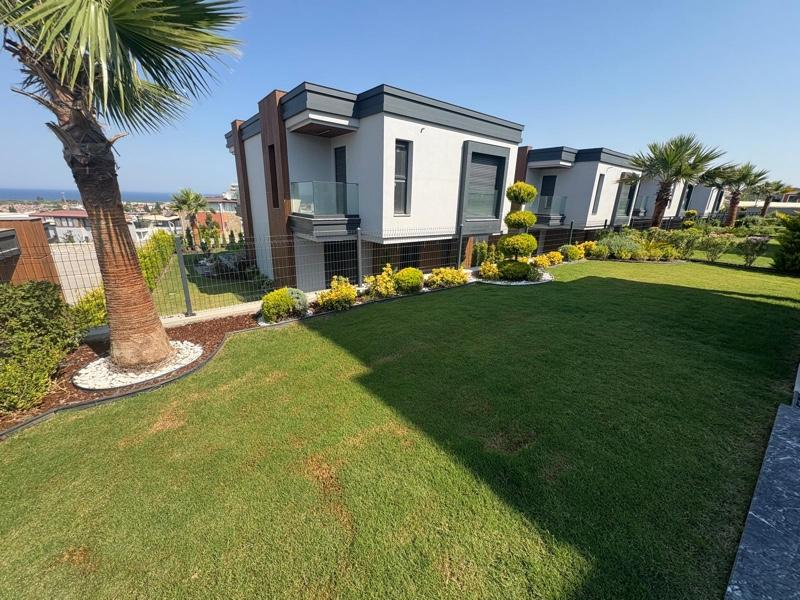 KUŞADASI Soğucak da Deniz Manzaralı 4+1 Deluxe Villa !