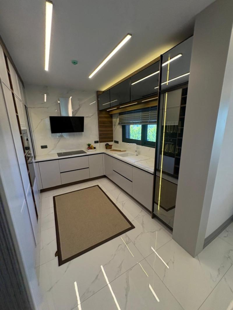 KUŞADASI Soğucak da Deniz Manzaralı 4+1 Deluxe Villa !