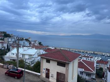 MUDANYA HALİTPAŞA'DA MARİNA MEVKİ DENİZ MANZARALI 140 m2 GENİŞ 2+1 KİRALIK DAİRE