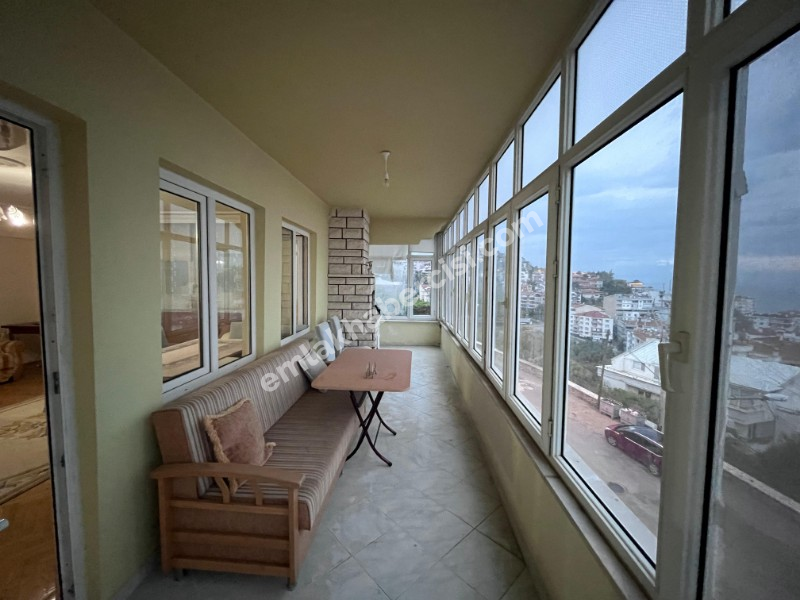 MUDANYA HALİTPAŞA'DA MARİNA MEVKİ DENİZ MANZARALI 140 m2 GENİŞ 2+1 KİRALIK DAİRE