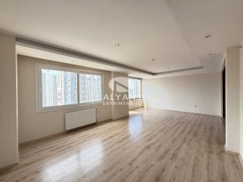 ALYANS'TAN MERKEZİ KONUMDA LÜKS SİTEDE PRESTİJLİ YAŞAM FIRSATI!!