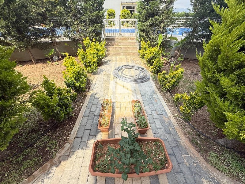 ALYANS'TAN MERKEZİ KONUMDA LÜKS SİTEDE PRESTİJLİ YAŞAM FIRSATI!!