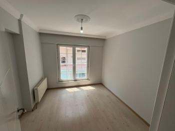 AFYON ÜÇOK EMLAKTAN HARBİŞ GAZİ MAH SATILIK NEZİH BÖLGEDE 3+1 SİTE İÇİNDE DAİRE