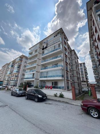 AFYON ÜÇOK EMLAKTAN HARBİŞ GAZİ MAH SATILIK NEZİH BÖLGEDE 3+1 SİTE İÇİNDE DAİRE