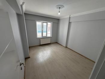 AFYON ÜÇOK EMLAKTAN HARBİŞ GAZİ MAH SATILIK NEZİH BÖLGEDE 3+1 SİTE İÇİNDE DAİRE