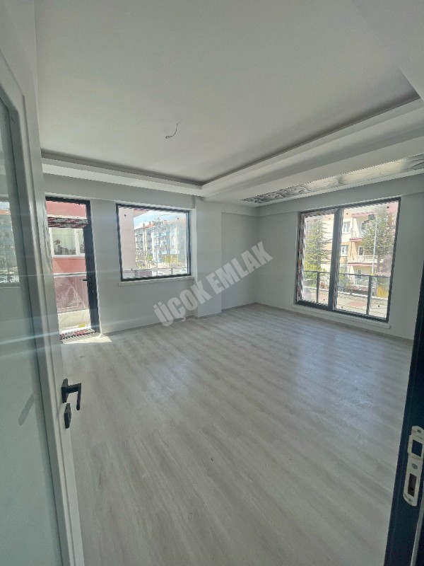 AFYON ÜÇOK EMLAKTAN HARBİŞ KOCATEPE MAH ARAKAT 3+1 SIFIR SATILIK DAİRE