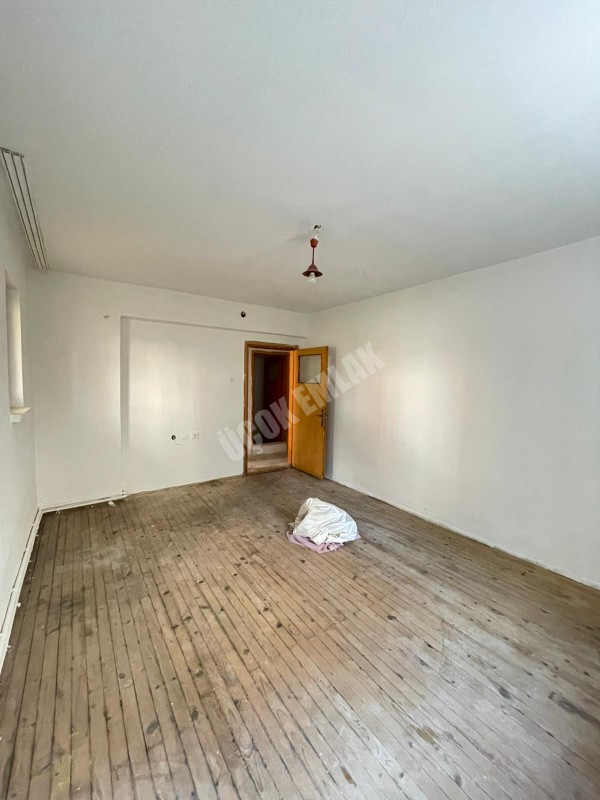 AFYON ÜÇOK EMLAKTAN MAREŞAL F ÇAKMAK MAH KİRALIK 2+1 DAİRE