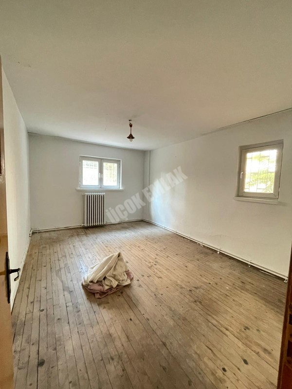 AFYON ÜÇOK EMLAKTAN MAREŞAL F ÇAKMAK MAH KİRALIK 2+1 DAİRE